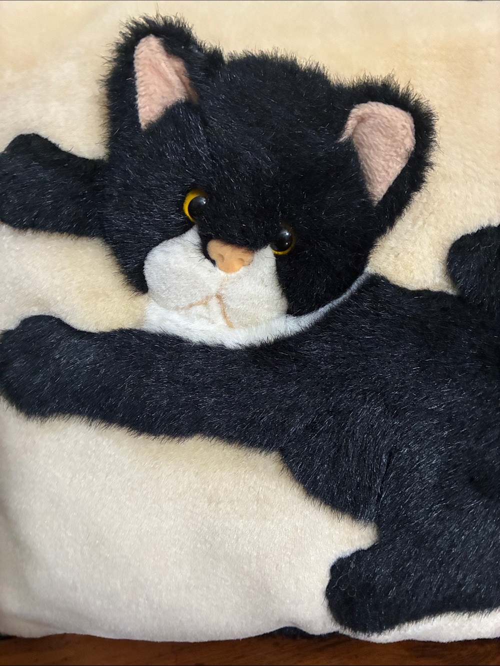 Angeltoy - CLINGING KTTY CAT PILLOW - Picture 3 of 9